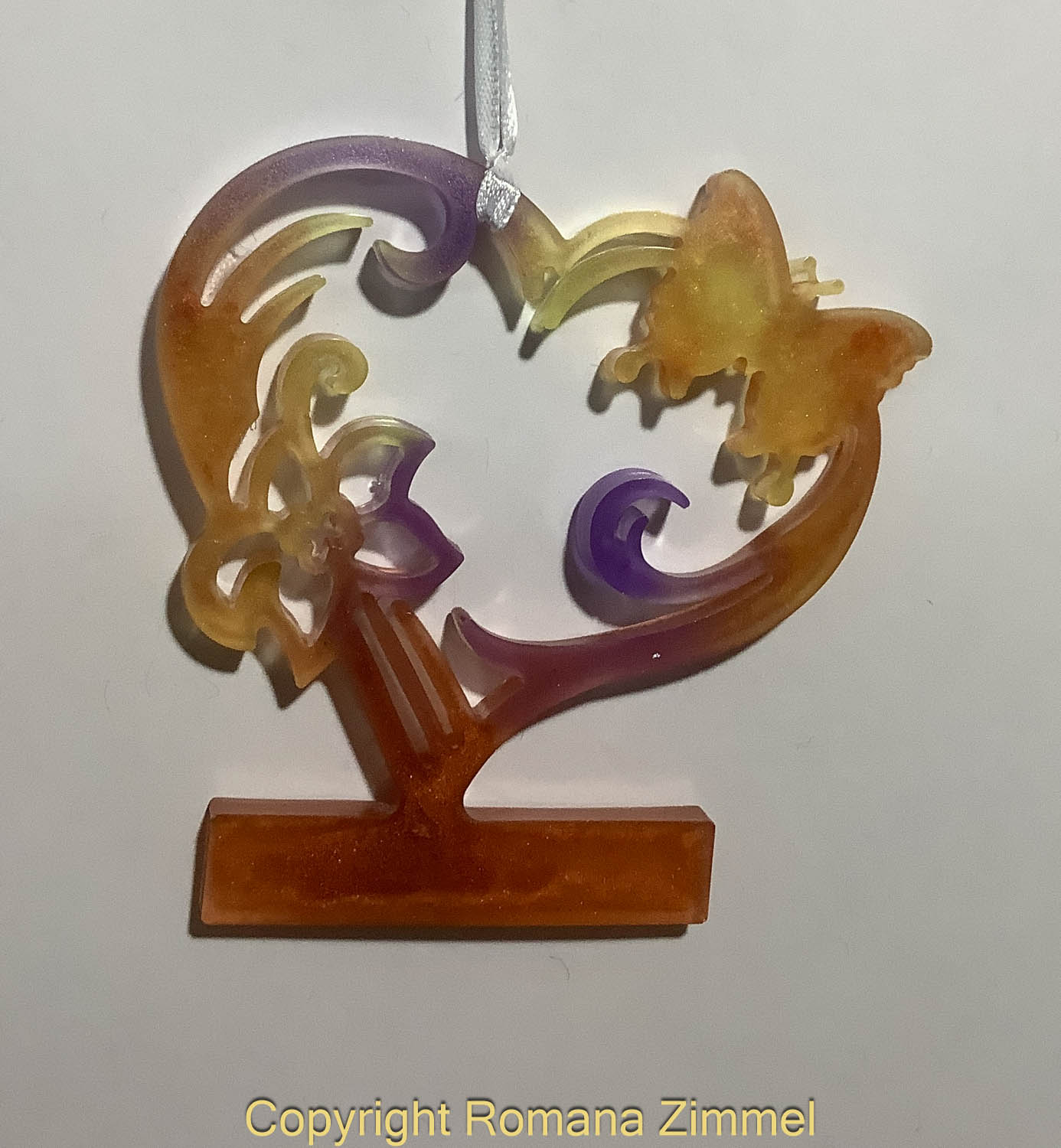 Epoxidharz-Schmetterlings Herz: Ein bezauberndes Geschenk