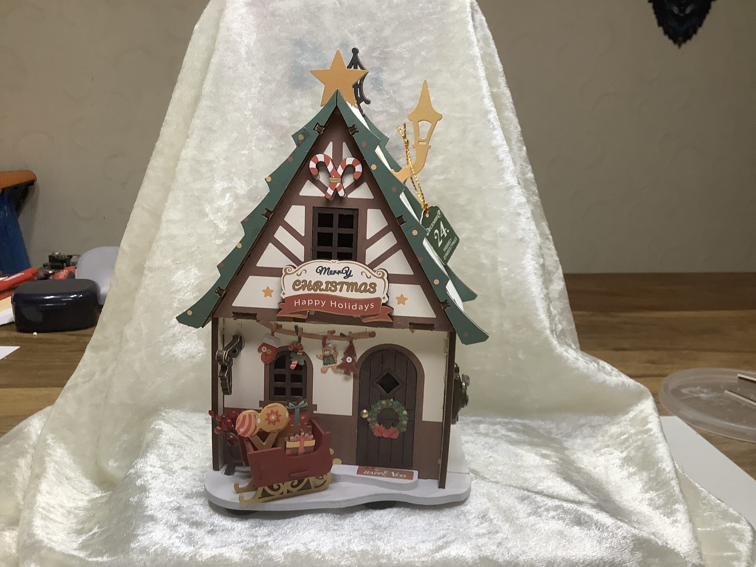 Funkelndes Weihnachtshaus