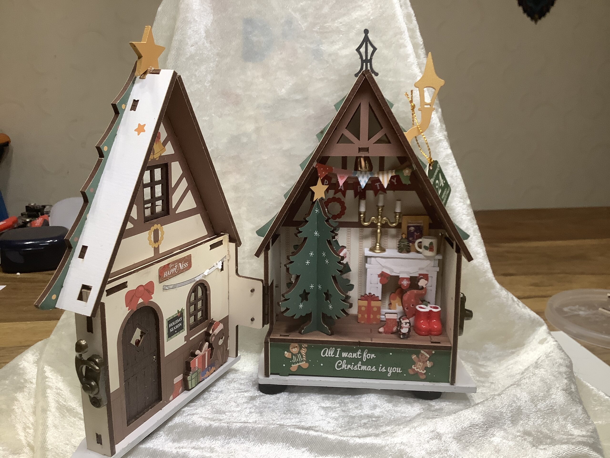 Funkelndes Weihnachtshaus – Ansicht 2